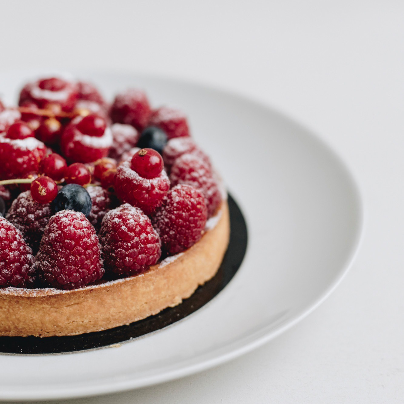Tarte aux framboises fraîches sur frangipane, pâte sucrée – Maison Bettant Villeurbanne